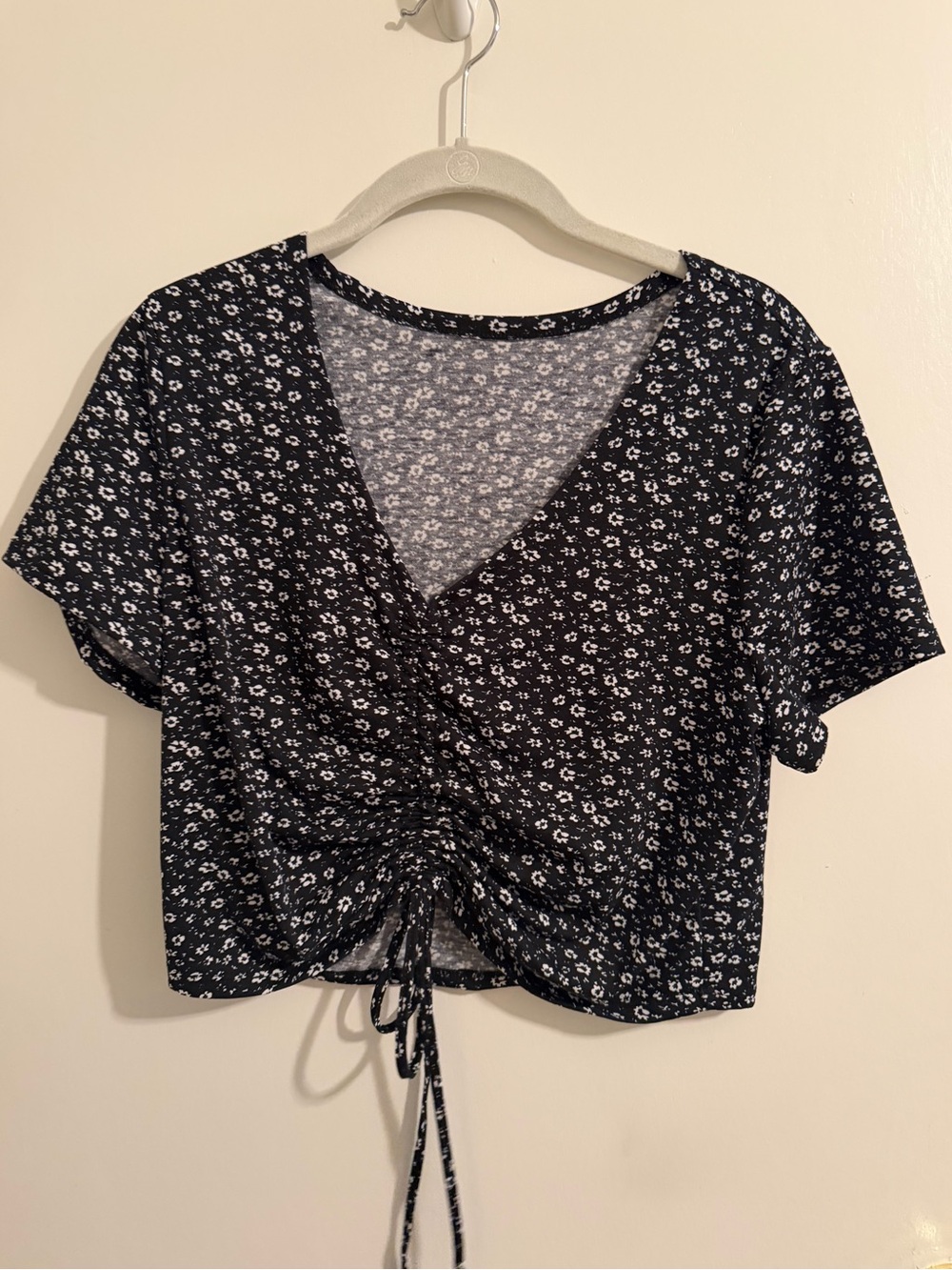 SHEIN Curve Black and White Floral Top